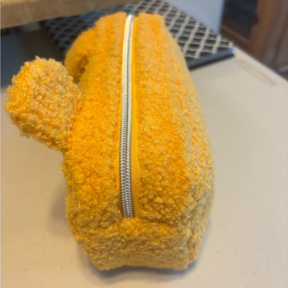 Pooh Bear pouch-makeup bag -Brand new no tags - Picture 3 of 4